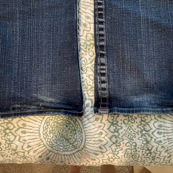 TRUE RELIGION denim jeans -- low rise -- size 26 - Picture 7 of 10